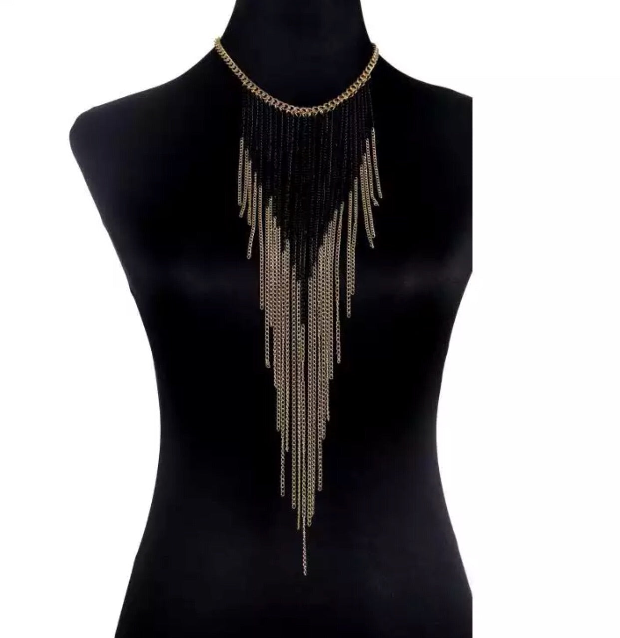 MAEVE NECKLACE