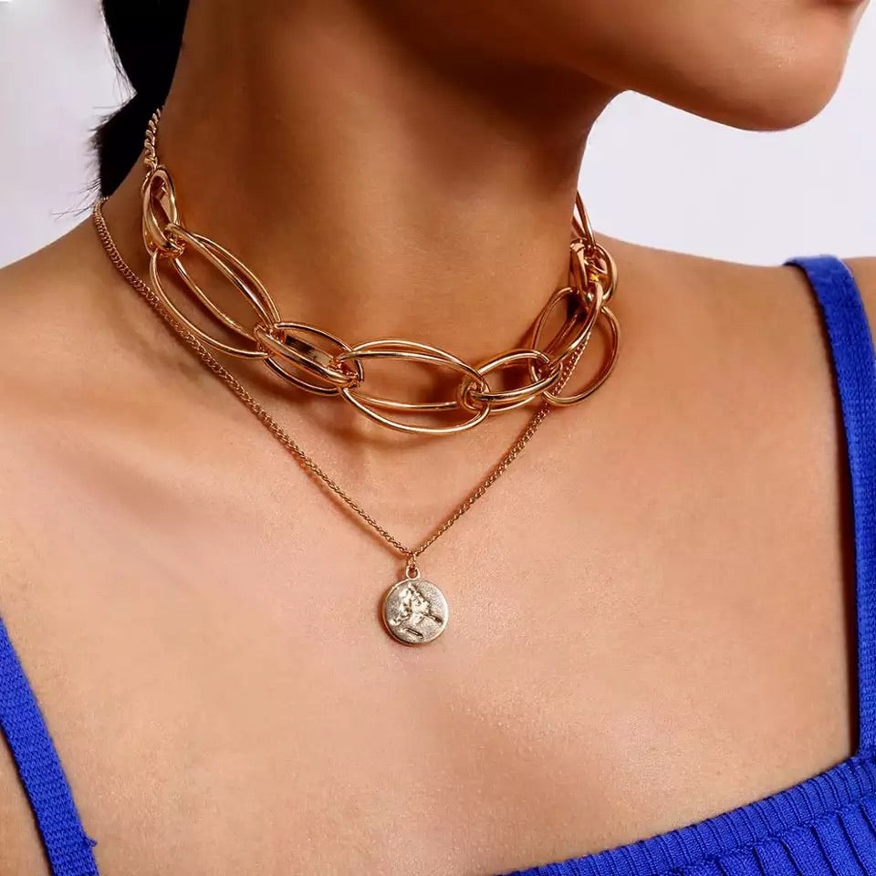 GOLDEN CARVED COIN MARY FACE PENDANT NECKLACE