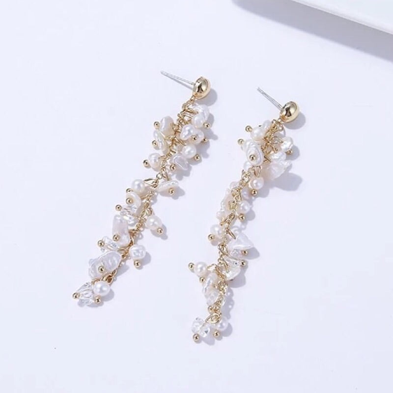 LONG CHAIN PEARL EARRINGS