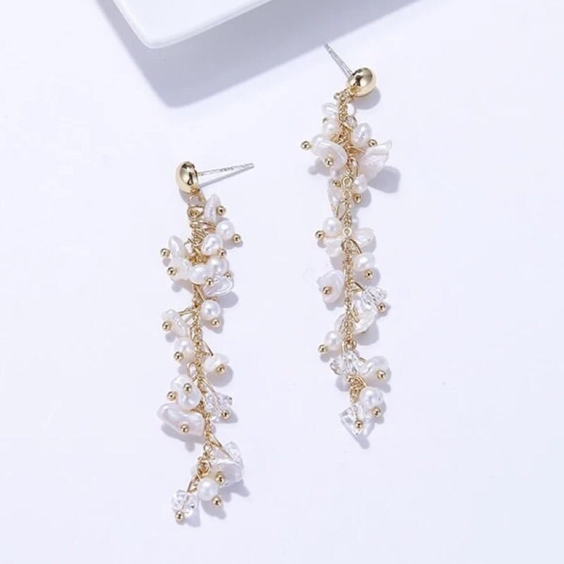 LONG CHAIN PEARL EARRINGS