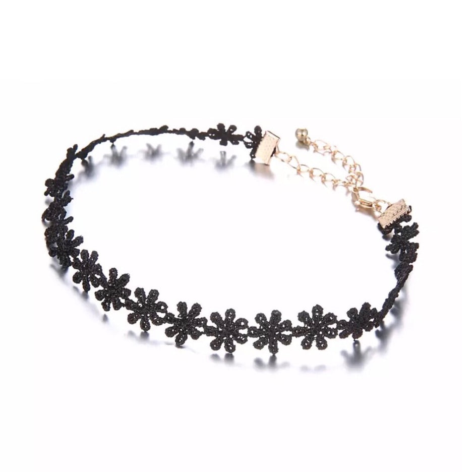LACE CHOKER NECKLACE