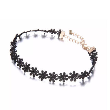 LACE CHOKER NECKLACE