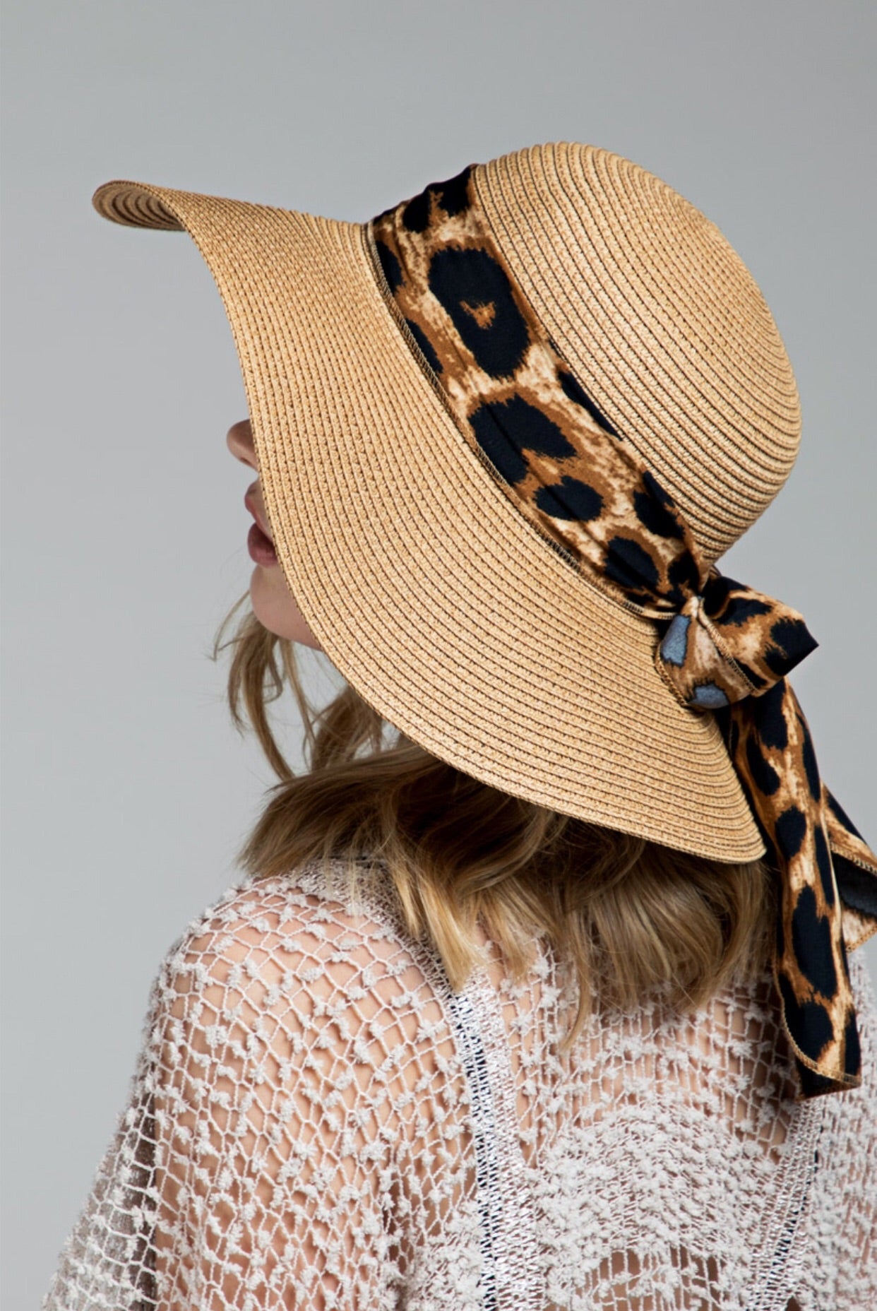 LEOPARD PRINT BOW STRAW SUN HAT
