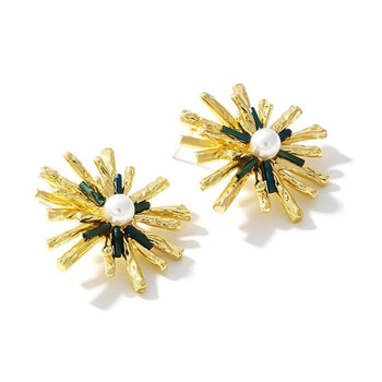 MINIMALIST STUD EARRINGS